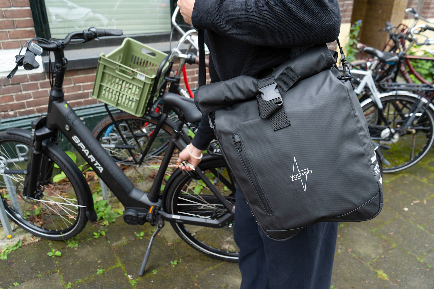 Voltano Journey Luxe Fietstas 28L - Zwart - Laptopvak - Enkele Pakaftas