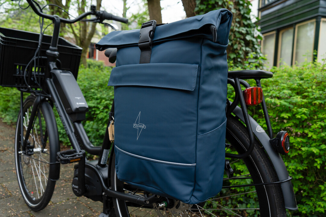 Voltano Luxe E-bike Rolltop Fietstas / Rugtas 28L - Space Blauw - Enkele Pakaftas - 100% Waterdicht