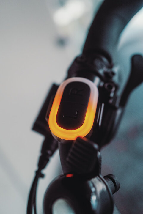 Abus Afstandbediening Richtingaanwijzer Voor HYP-E (BL) ACE Helm