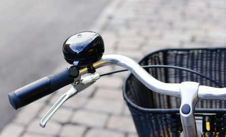 Fietskrat of fietsmand? Zo neem je veilig je spullen mee op de fiets
