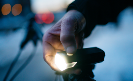 Fietsverlichting voor zichtbaarheid in het donker