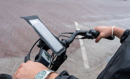 Telefoonhouder op de fiets: mag dat?