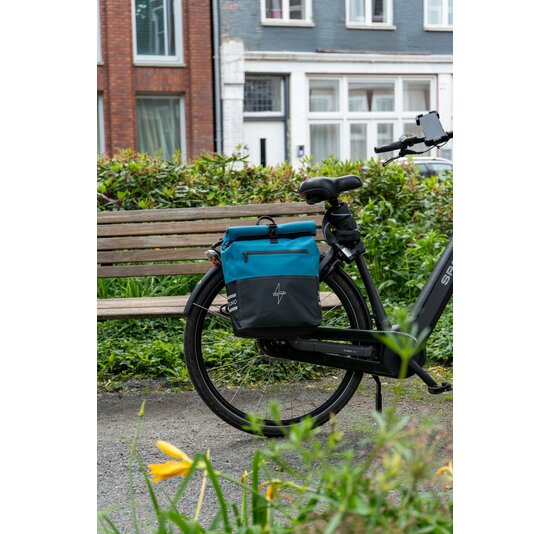 Voltano Enkele Fietstas Rolltop Reflective Special Edition - Zwart / Blauw - 25 Liter - 100% Waterdicht