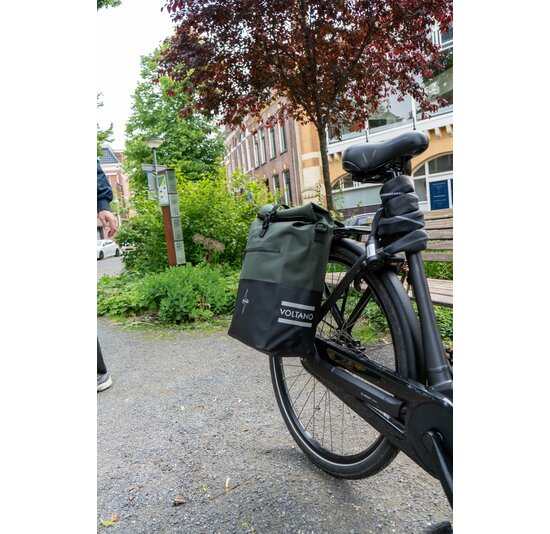 Voltano Enkele Fietstas Rolltop Reflective Special Edition - Zwart / Olijfgroen - 25 Liter - 100% Waterdicht