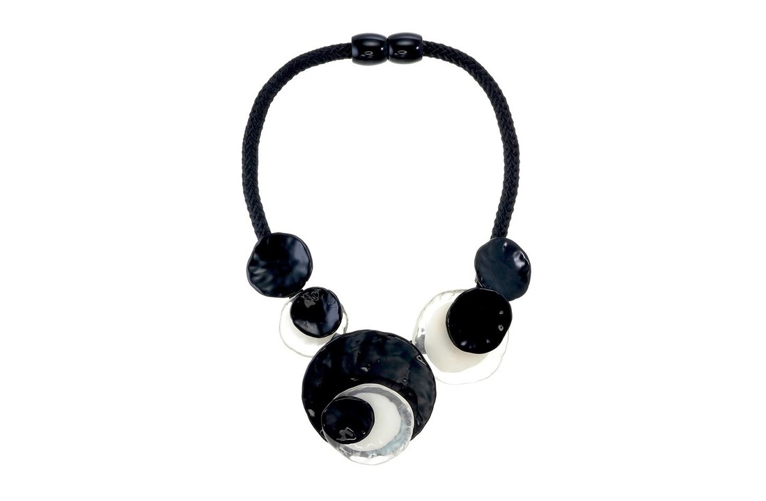 Halsketting black | Dok Mai