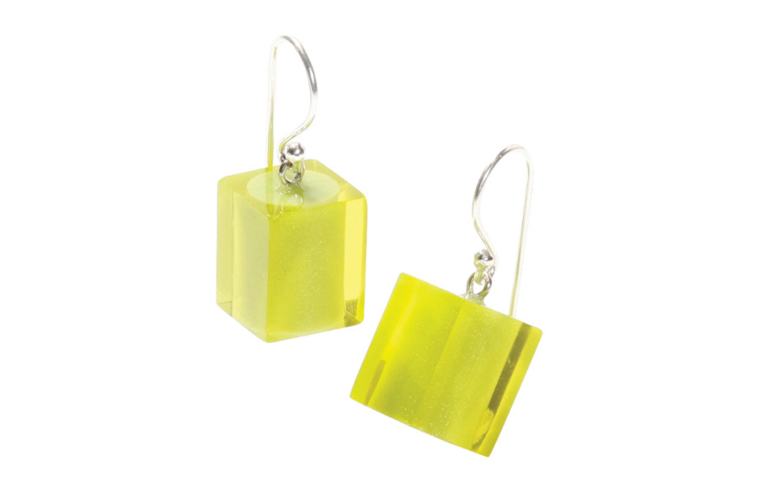 Oorbellen 1 bead lime | Colourful Cubes