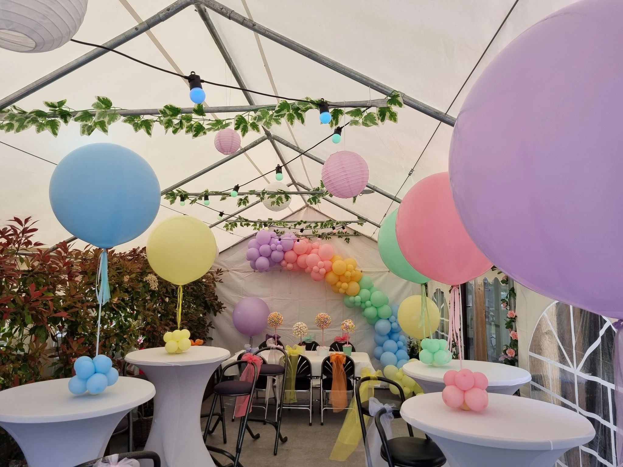 Feestwinkel Bart Gees