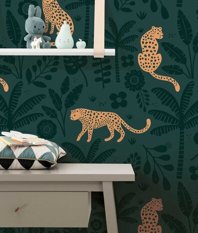 Kinderbehang Playful Leopard Cubs, groen, afwasbaar Kinderbehang Playful Leopard Cubs, groen, afwasbaar