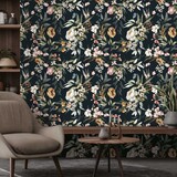 Bloemen behang Charming Blooms, zwart, afwasbaar Bloemen behang Charming Blooms, zwart, afwasbaar