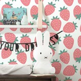 Kinderbehang Strawberry Fun Frenzy, roze, afwasbaar Kinderbehang Strawberry Fun Frenzy, roze, afwasbaar