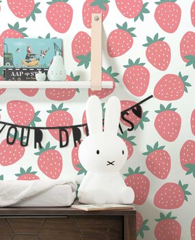 Kindertapete Strawberry Fun Frenzy, rosa, waschbar Kindertapete Strawberry Fun Frenzy, rosa, waschbar