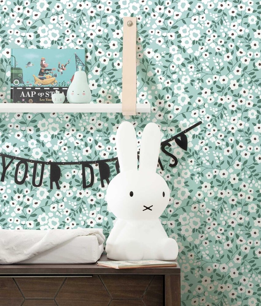 Kinderbehang bloemen Minty Meadow Bliss, afwasbaar Kinderbehang bloemen Minty Meadow Bliss, afwasbaar