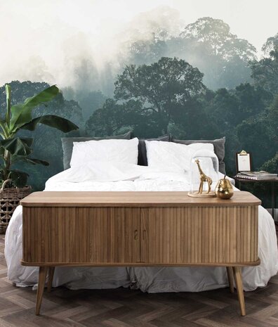 Landschap behang Foggy Wilderness Charm, afwasbaar