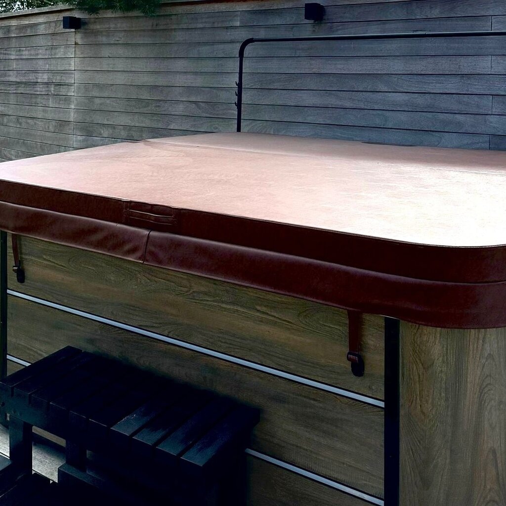Jacuzzi Cover met afmetingen 200cm tot 220cm