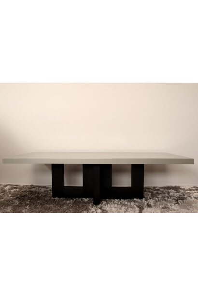 Royal Dining Table