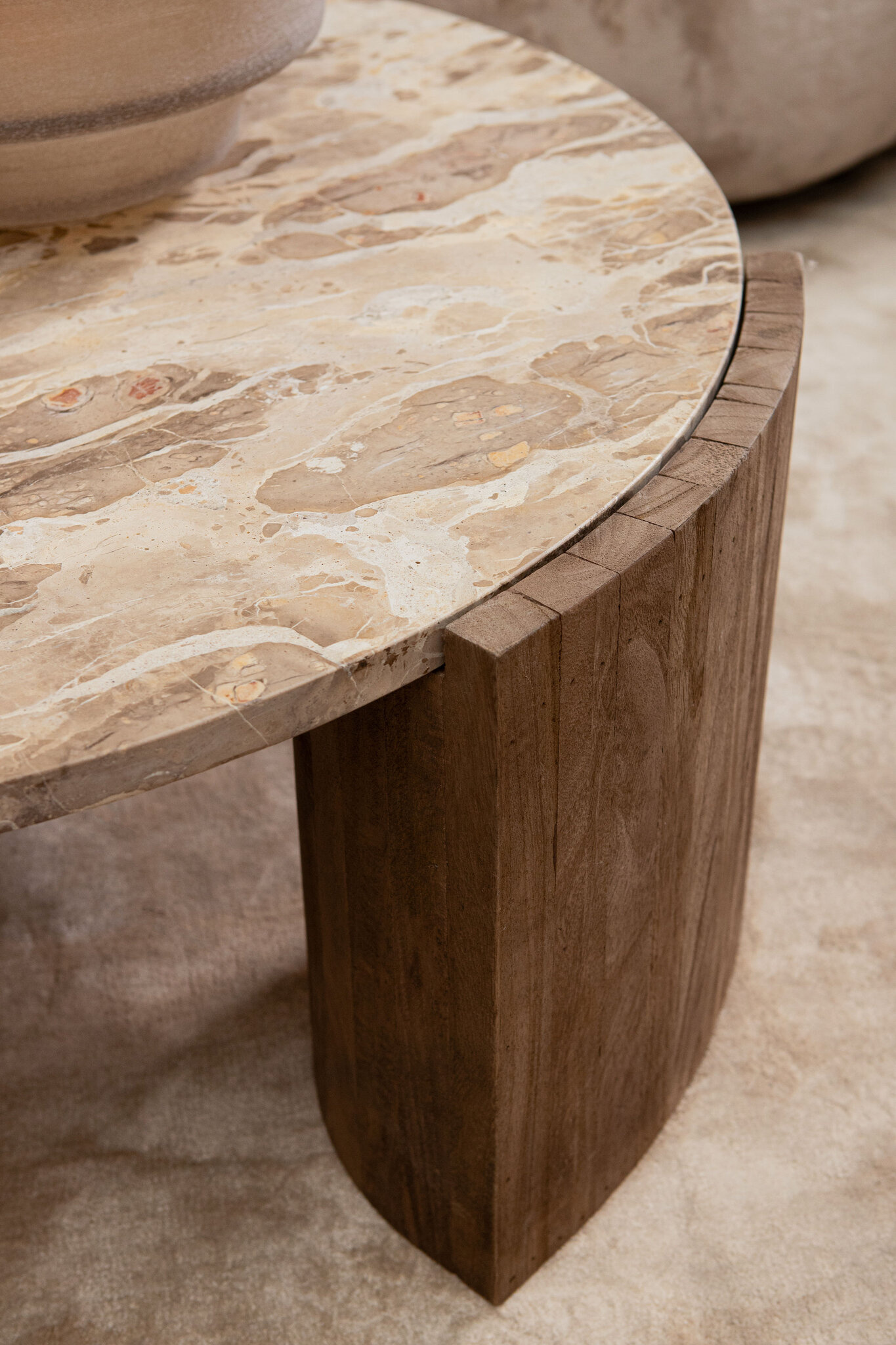 Javina Natural marble coffeetable mangowood base L-2