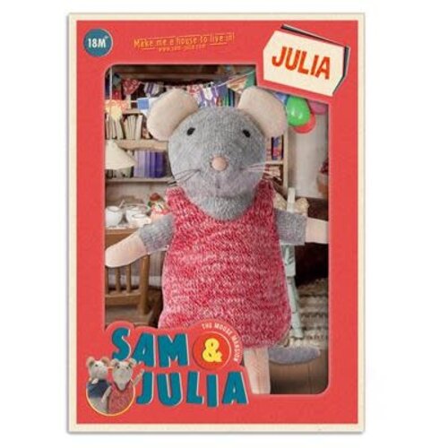Sam & Julia Pop Julia