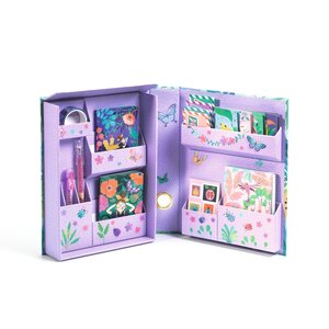 Djeco Schrijfwarenkast / Briefpapierset "Marie" Djeco Schrijfwarenkast / Briefpapierset "Marie"