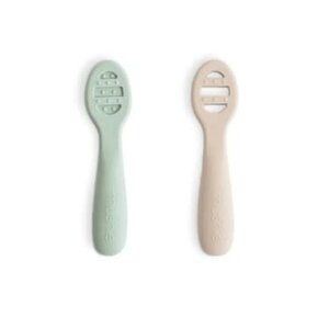 Mushie First feeding baby spoon - cambridge blue/shifting sand
