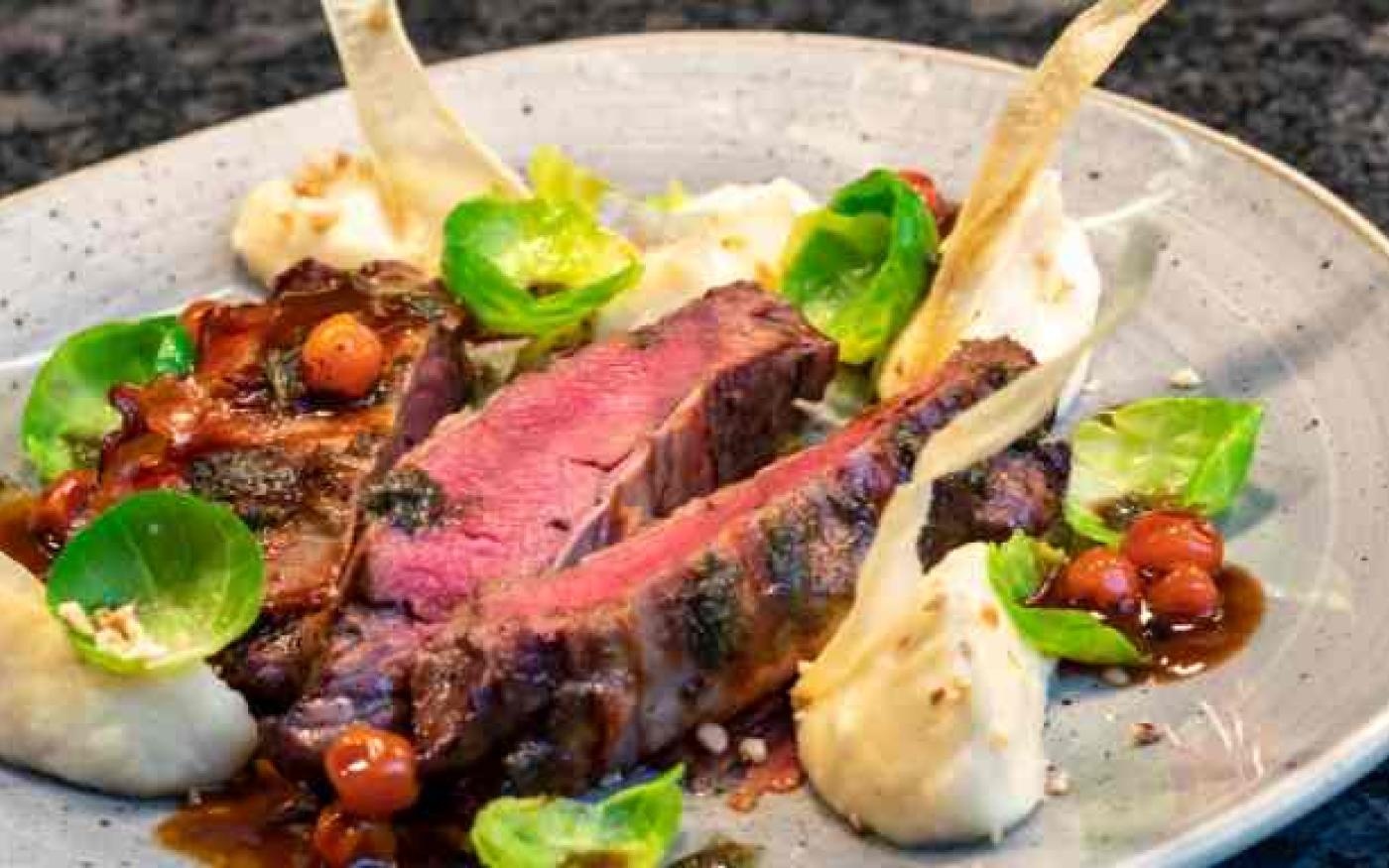 Recept #52 Hertengebraad met Rodewijnsaus, Pastinaakpuree en Spruiten met Spekjes