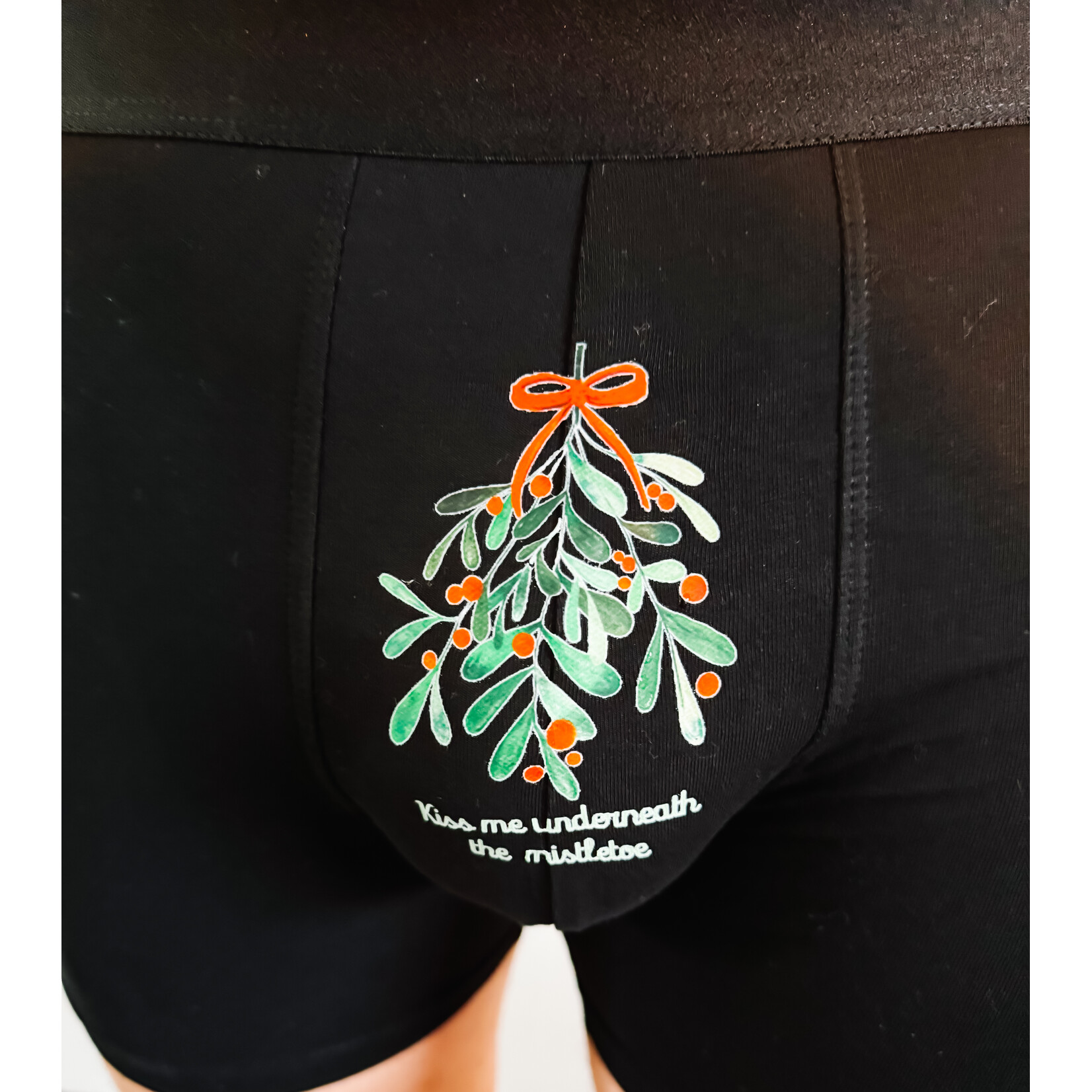studio Imke kerstboxershort met mistletoe-print.