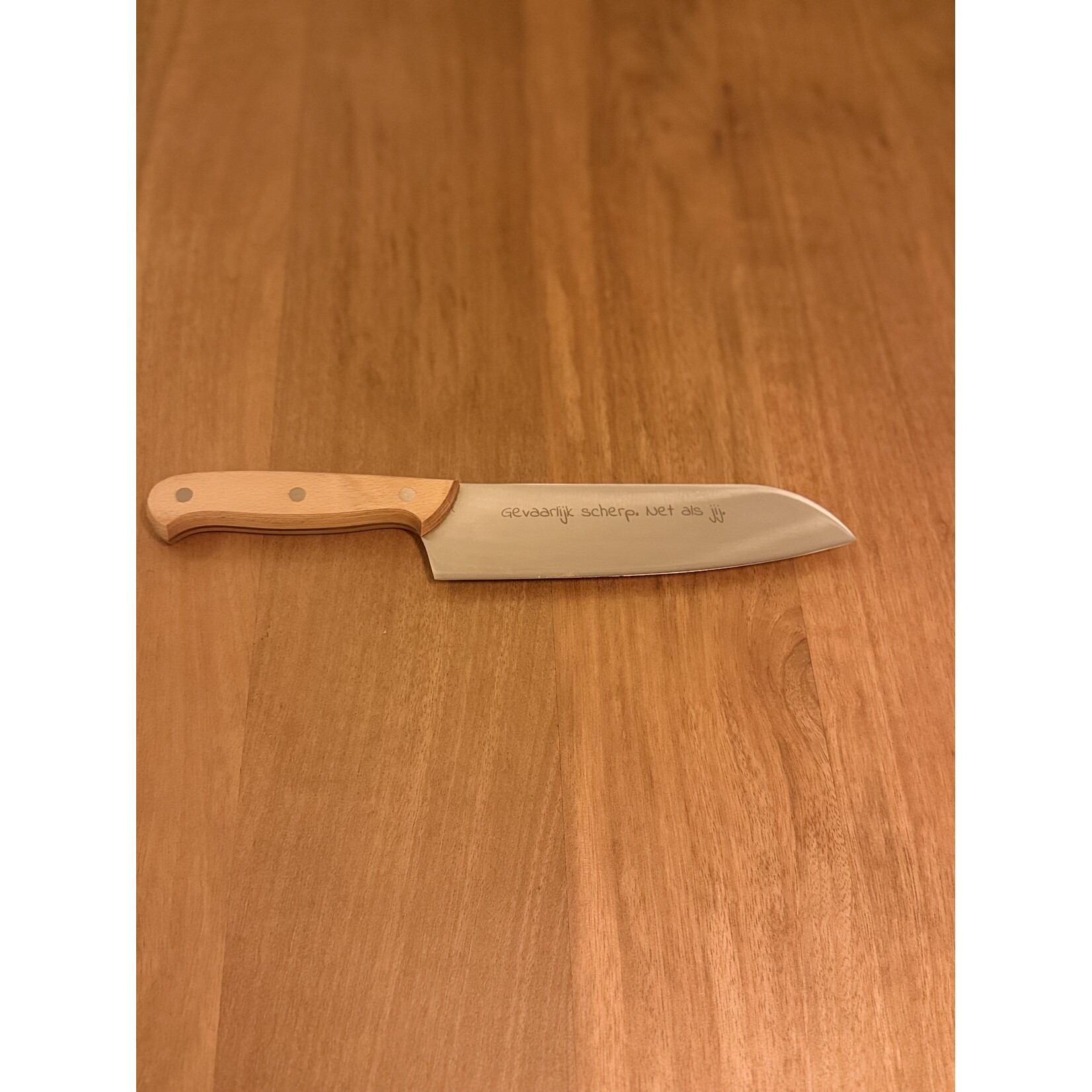 studio Imke Gegraveerd mes – voor de mensen die graag snijden… maar ook graag lachen