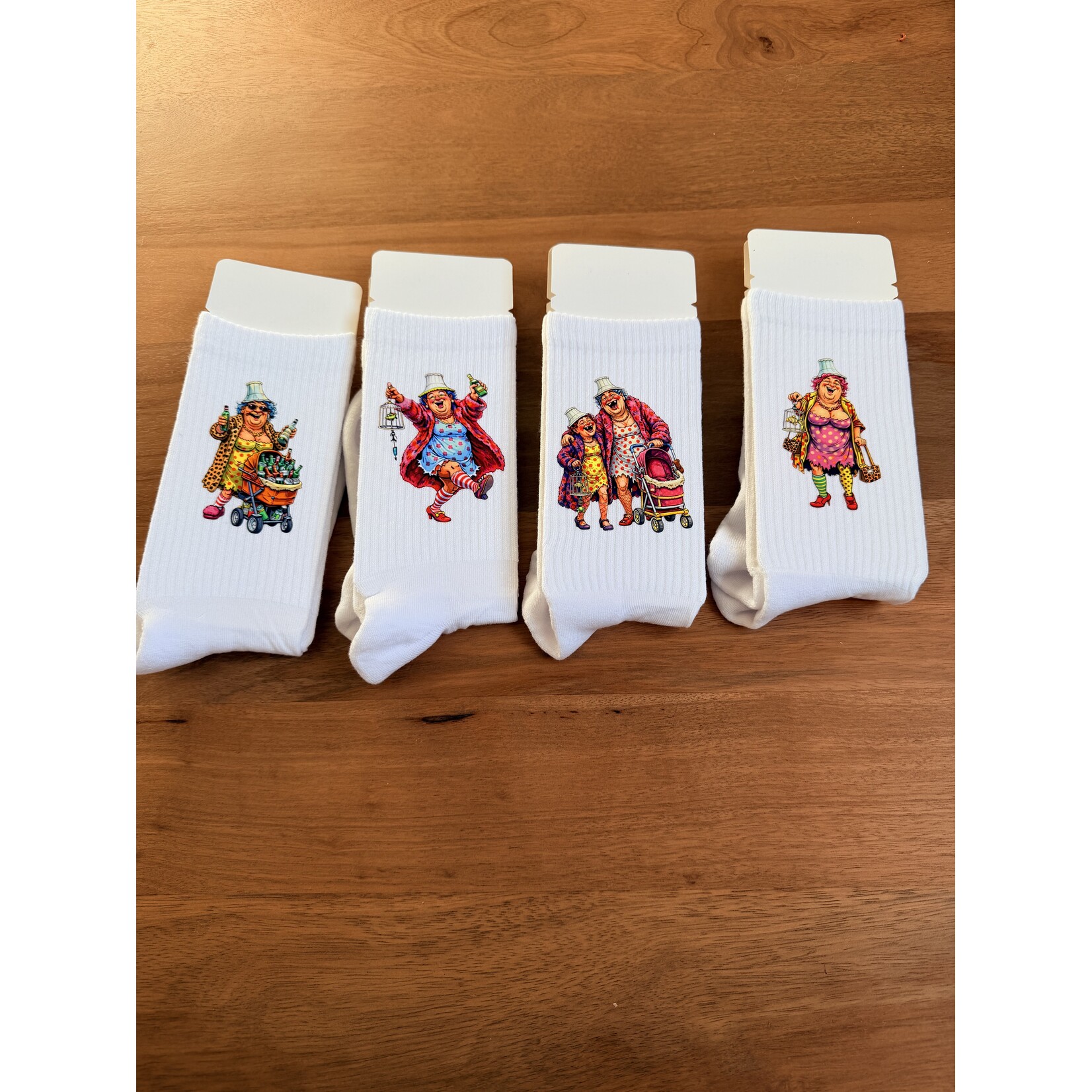 studio Imke Voil Jeanette kousen – bedrukte sokken met karakter