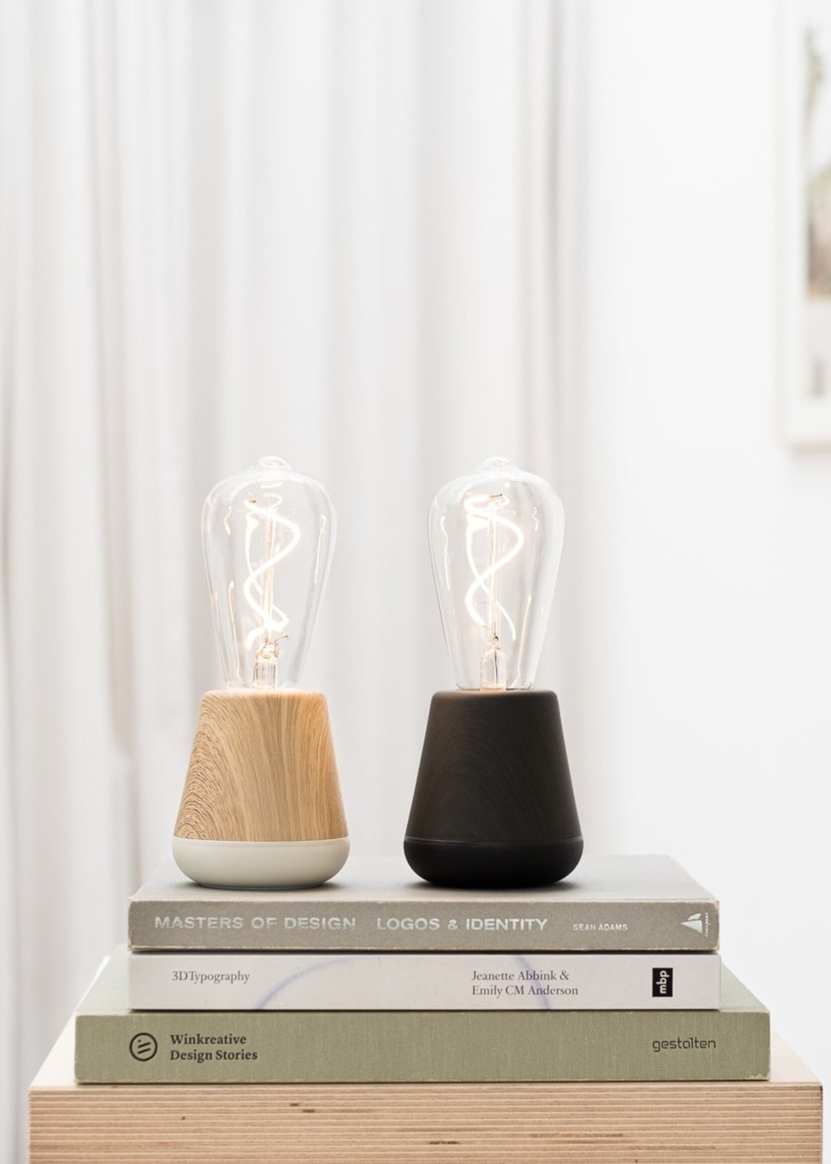 Humble Humble One: Stijlvolle graadloze lamp in Zwart hout