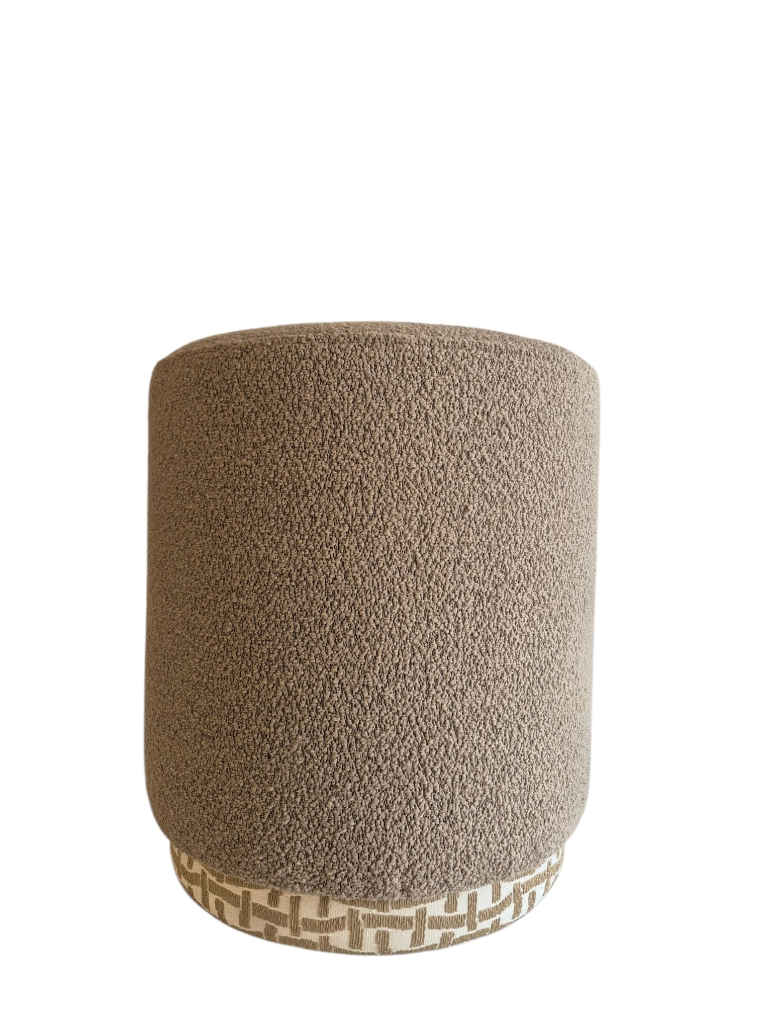 Studioknap Luxe ronde poef in beige met verfijnde stoffering en warme uitstraling | Studioknap
