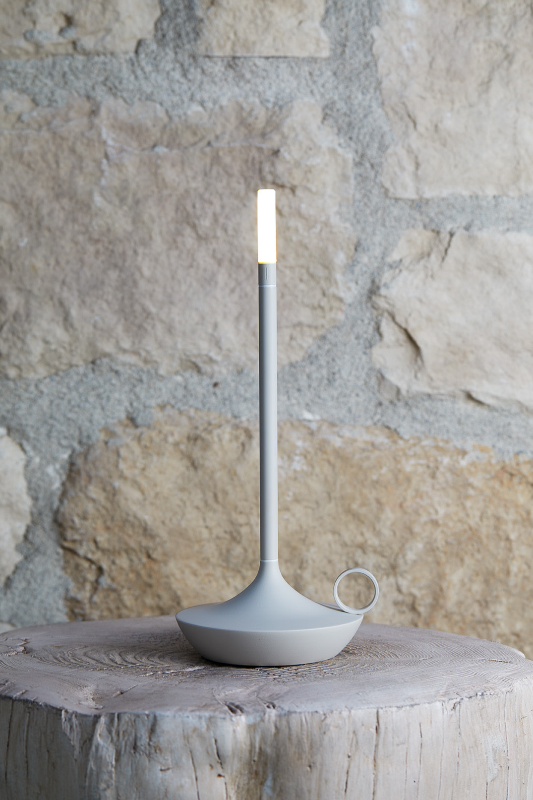 Graypants Graypants Wick Mist Gray | Draagbare design lamp met de warme sfeer van kaarslicht