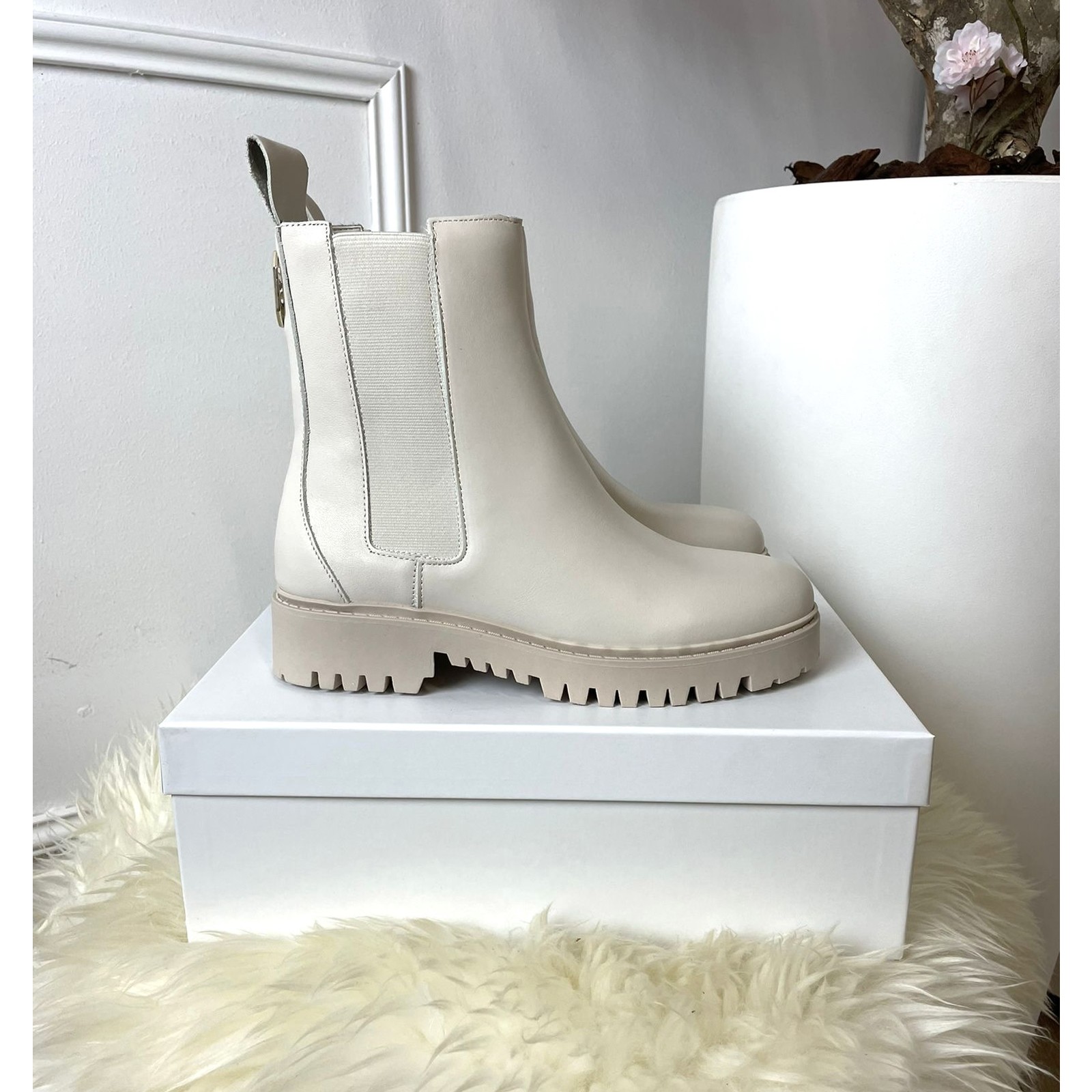 Guess Boots Chelsea Ivory Guess