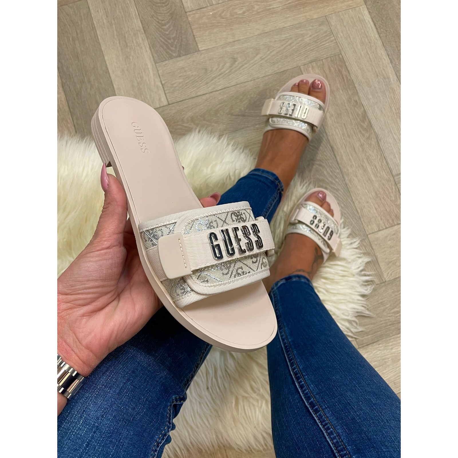 Guess Slipper Amy Off White  Guess  300