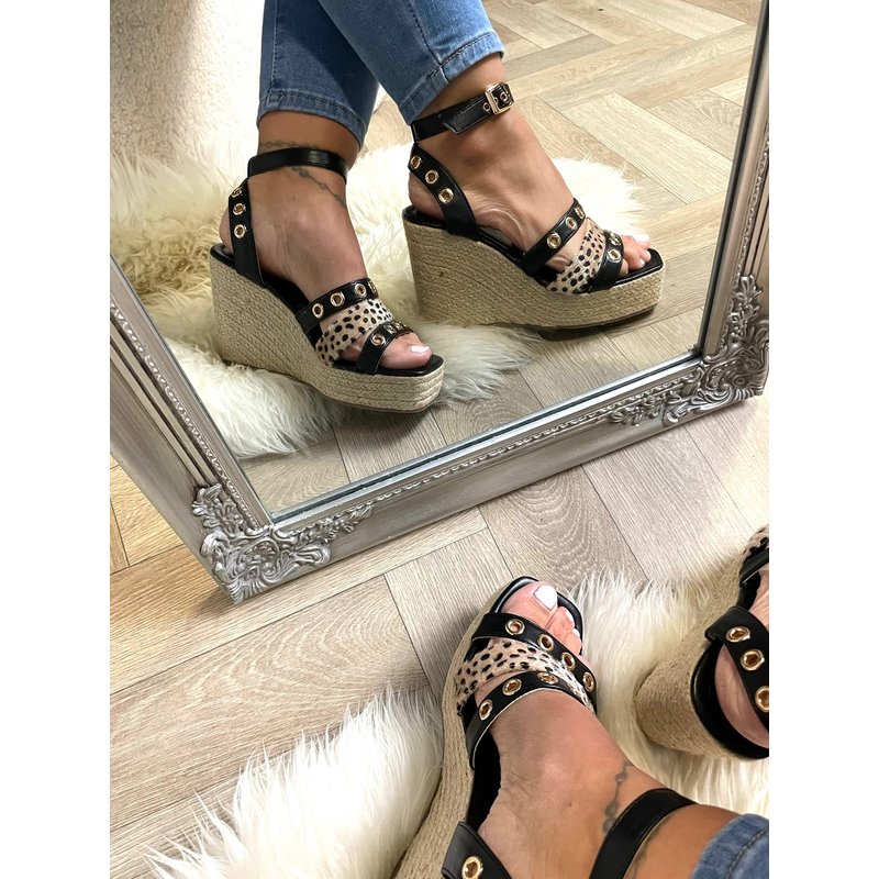Wedges Deluxe Black L1359 (web only)