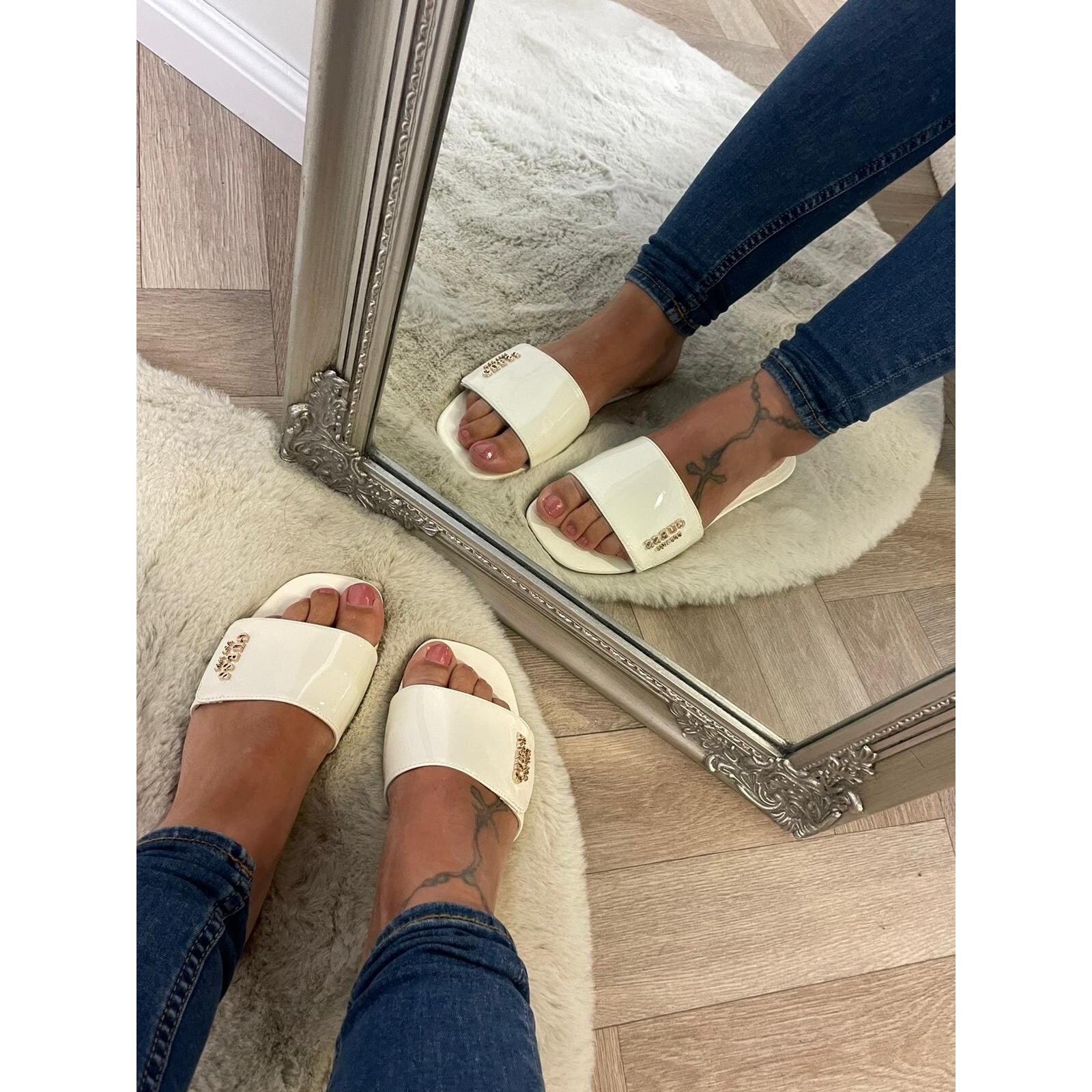 Guess Slippers Julie Ivory  Guess 738