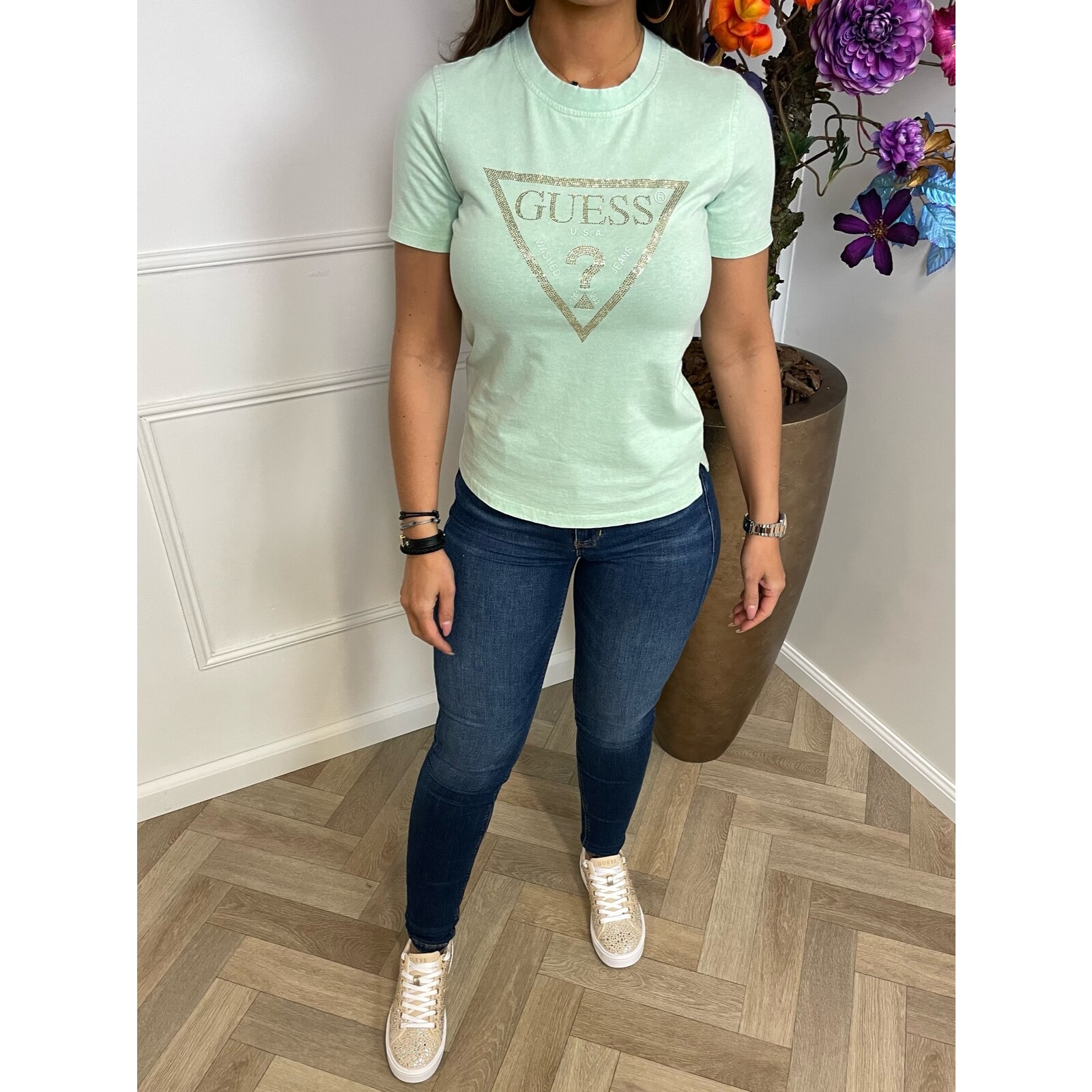 Guess T-shirt Gold Triangle Mint Guess 769