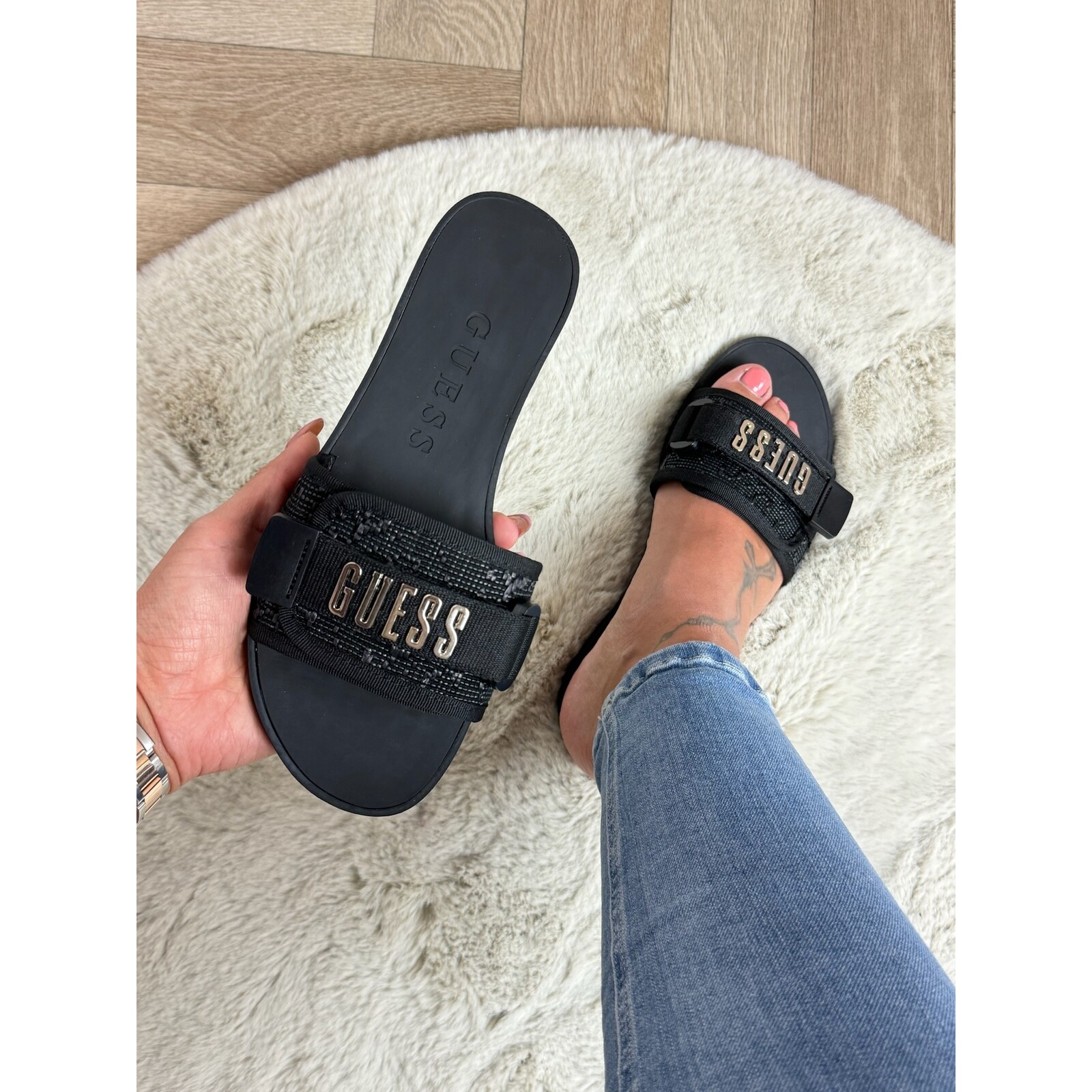 Guess Slippers  Jamie Black  Guess 842