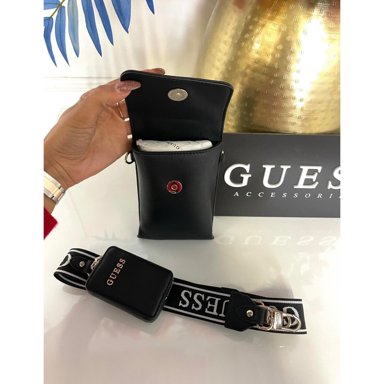 Guess PhoneBag Latona Mini Black Guess 985