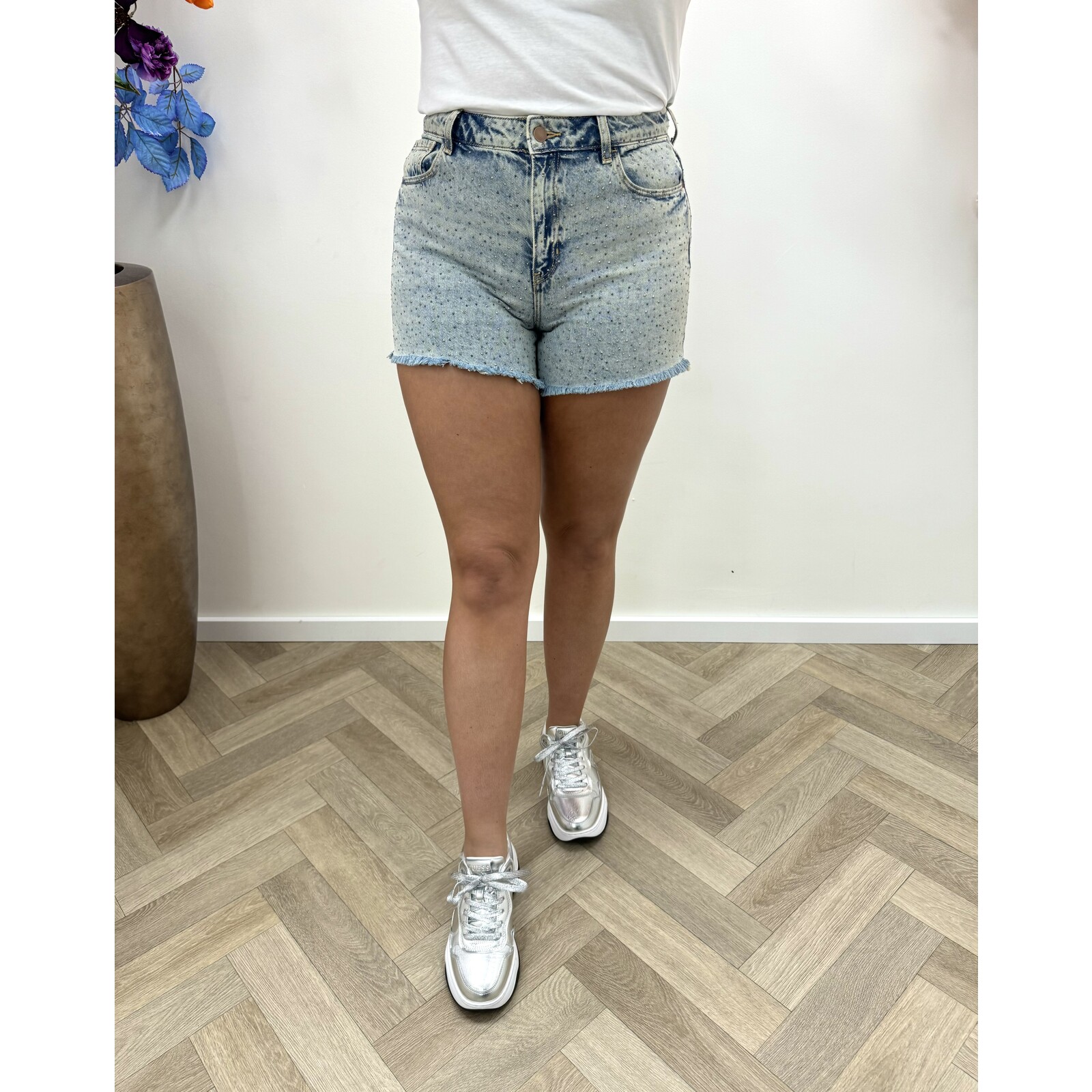 Guess Short Relaxed Midi Guess 394