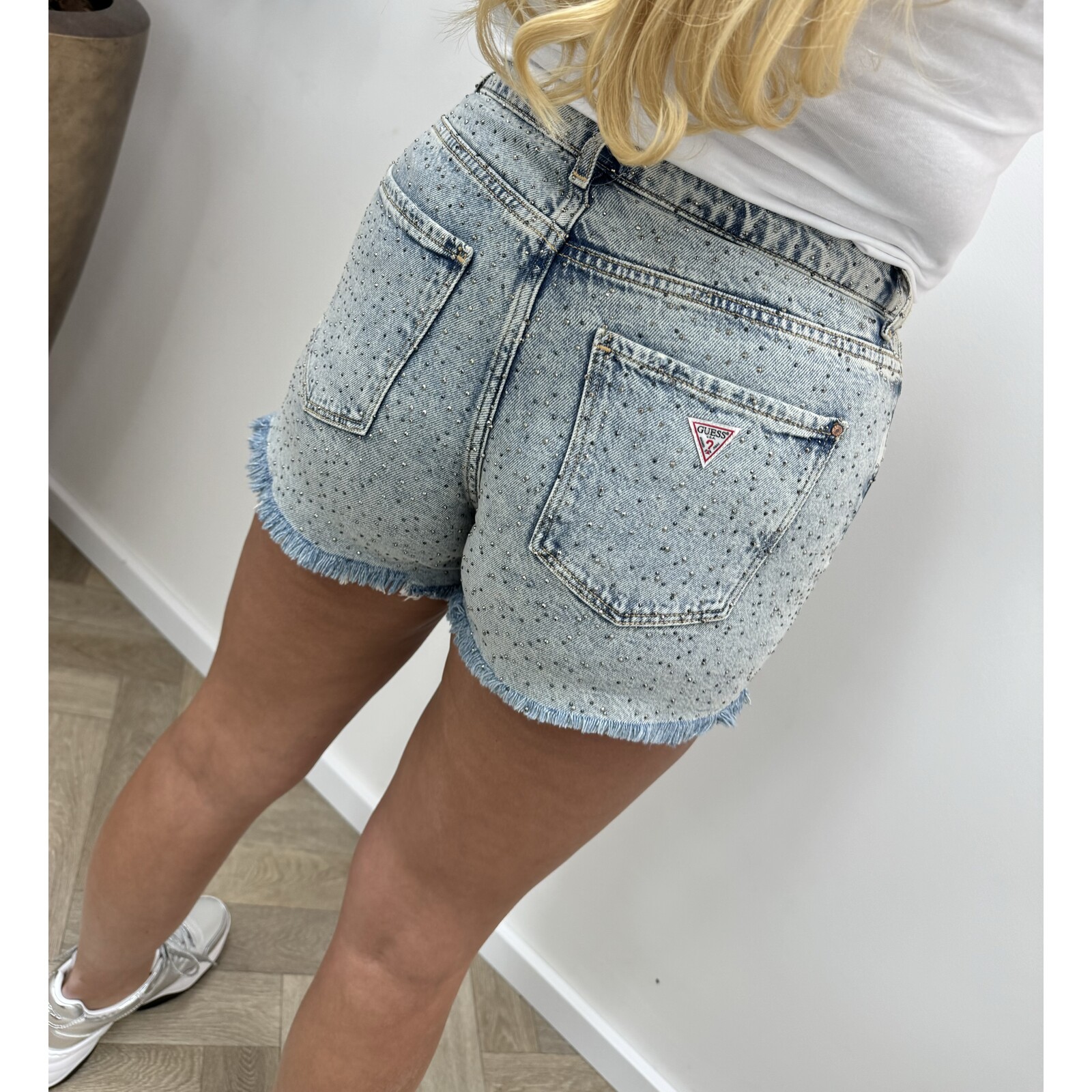 Guess Short Relaxed Midi Guess 394