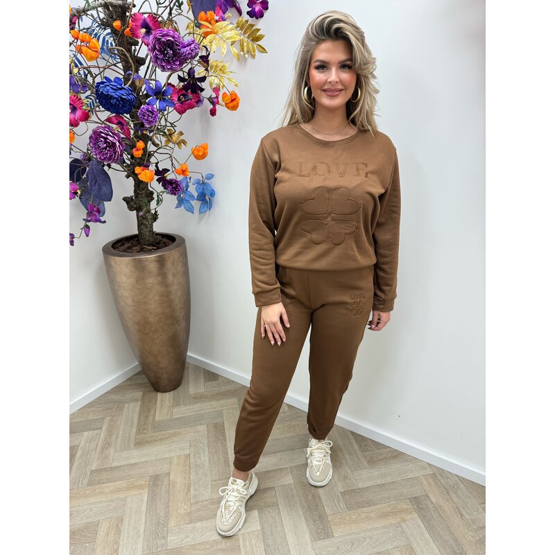 2 Delig Joggingsset Love Brown 509 WEB ONLY