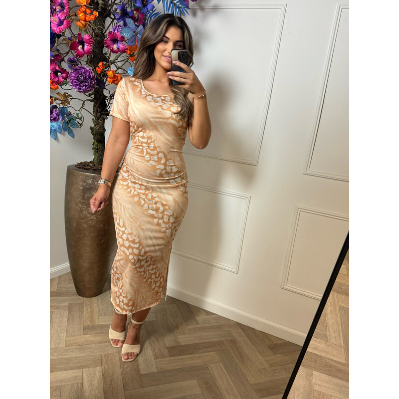 Dress animal travel beige