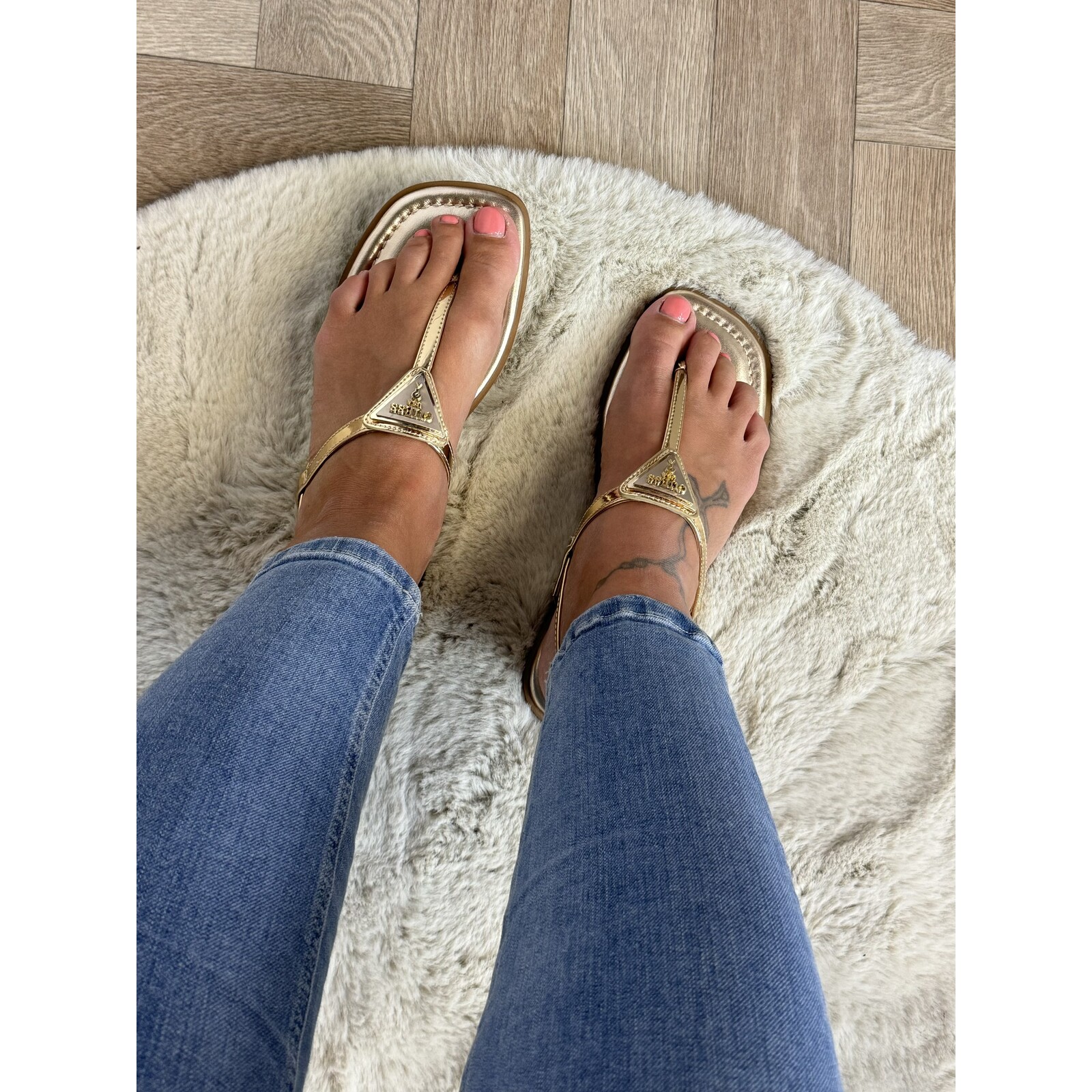 Guess Sandaal Triangle Gold Guess 527