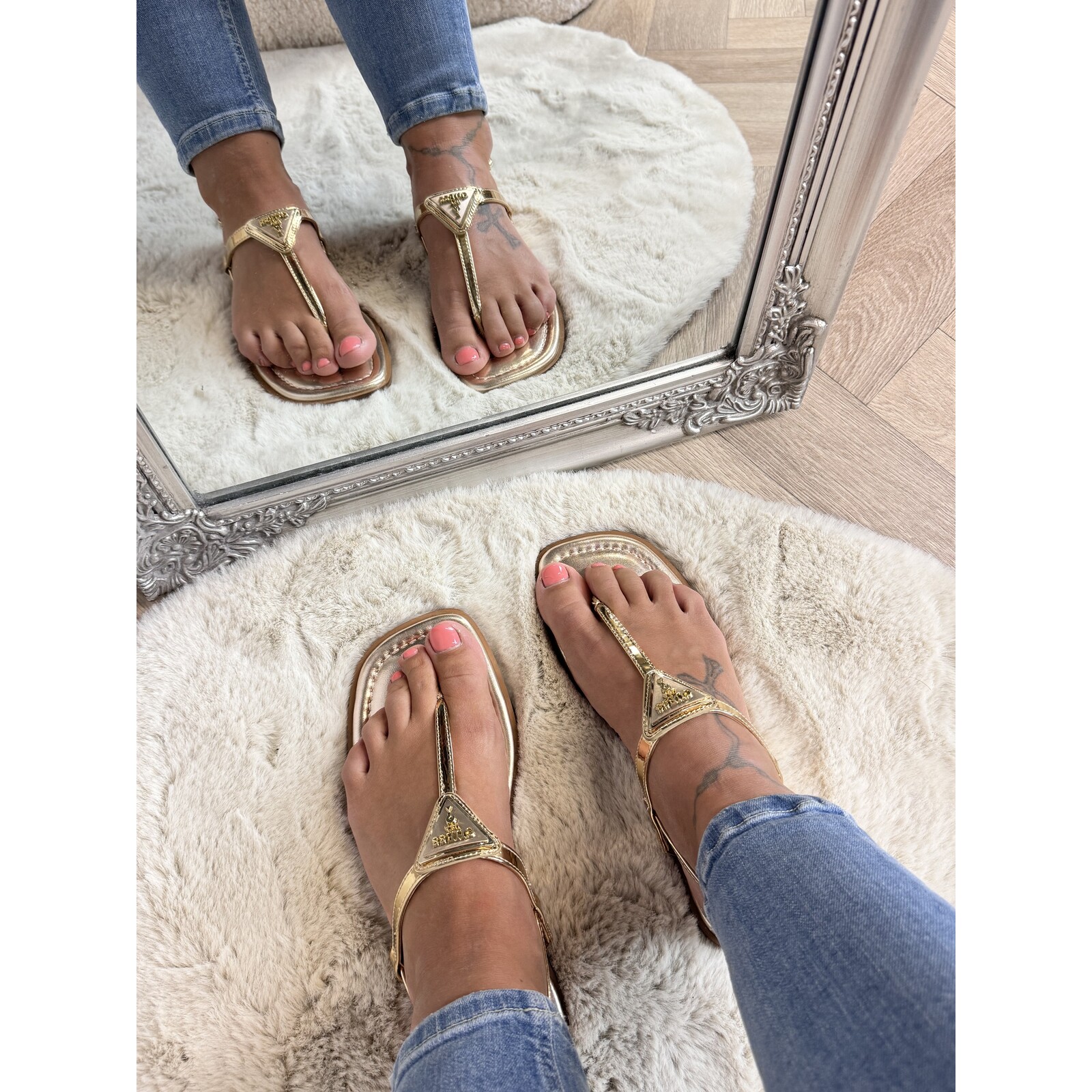 Guess Sandaal Triangle Gold Guess 527