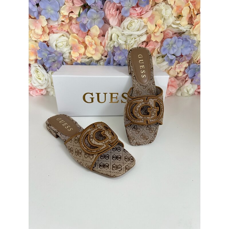 Slippers Tarishae Beige Guess 522