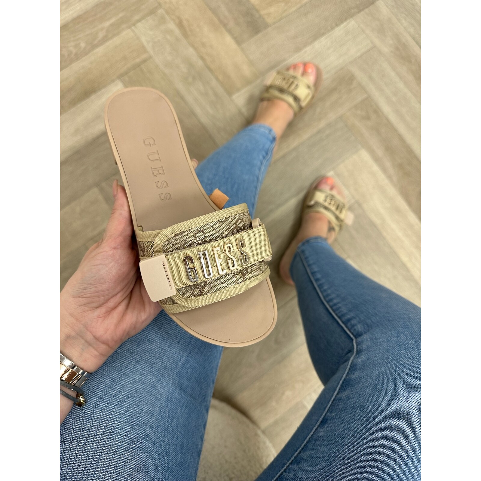 Guess Slippers Elyze3 Gold Guess 523
