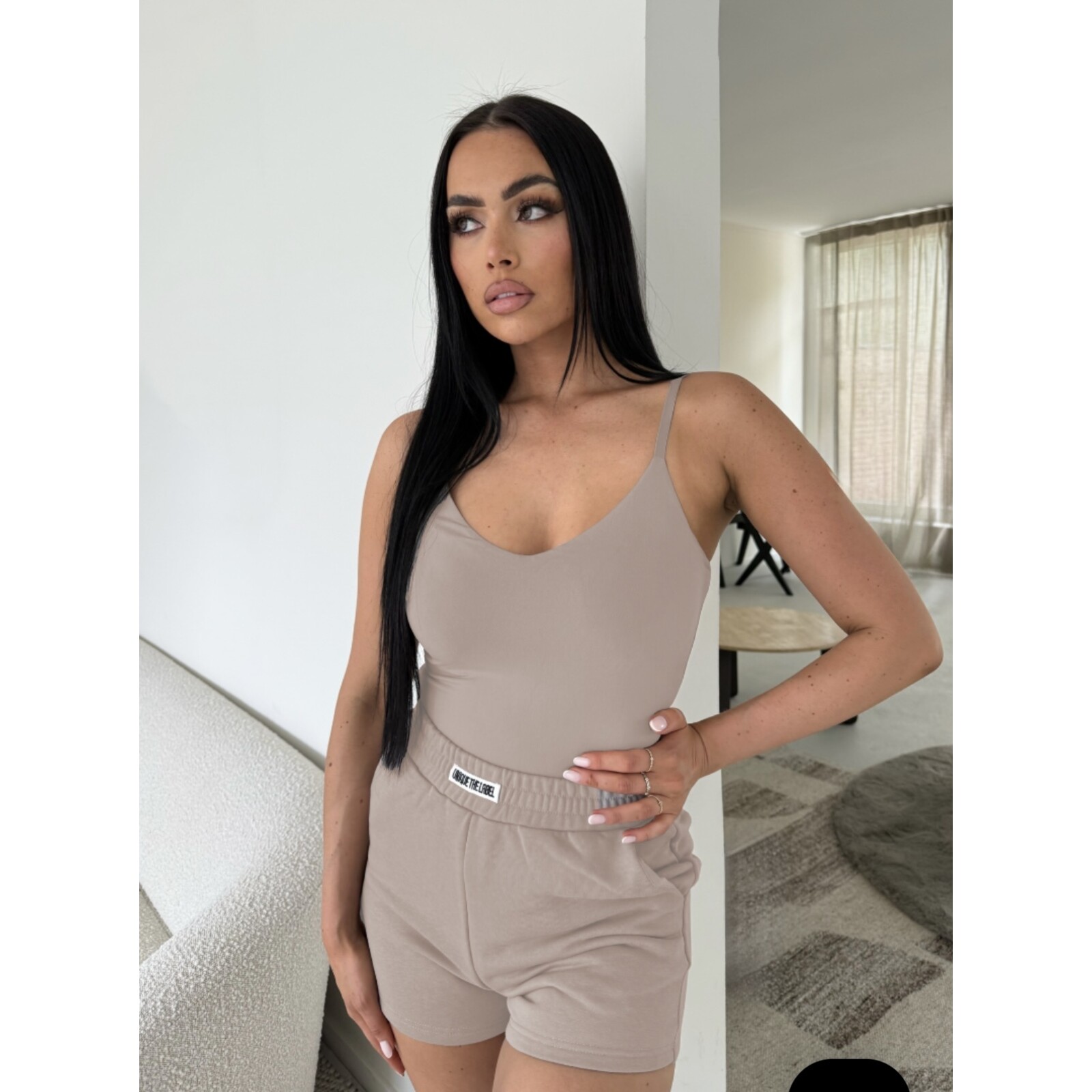 Unique The Label Short Molly Mocha