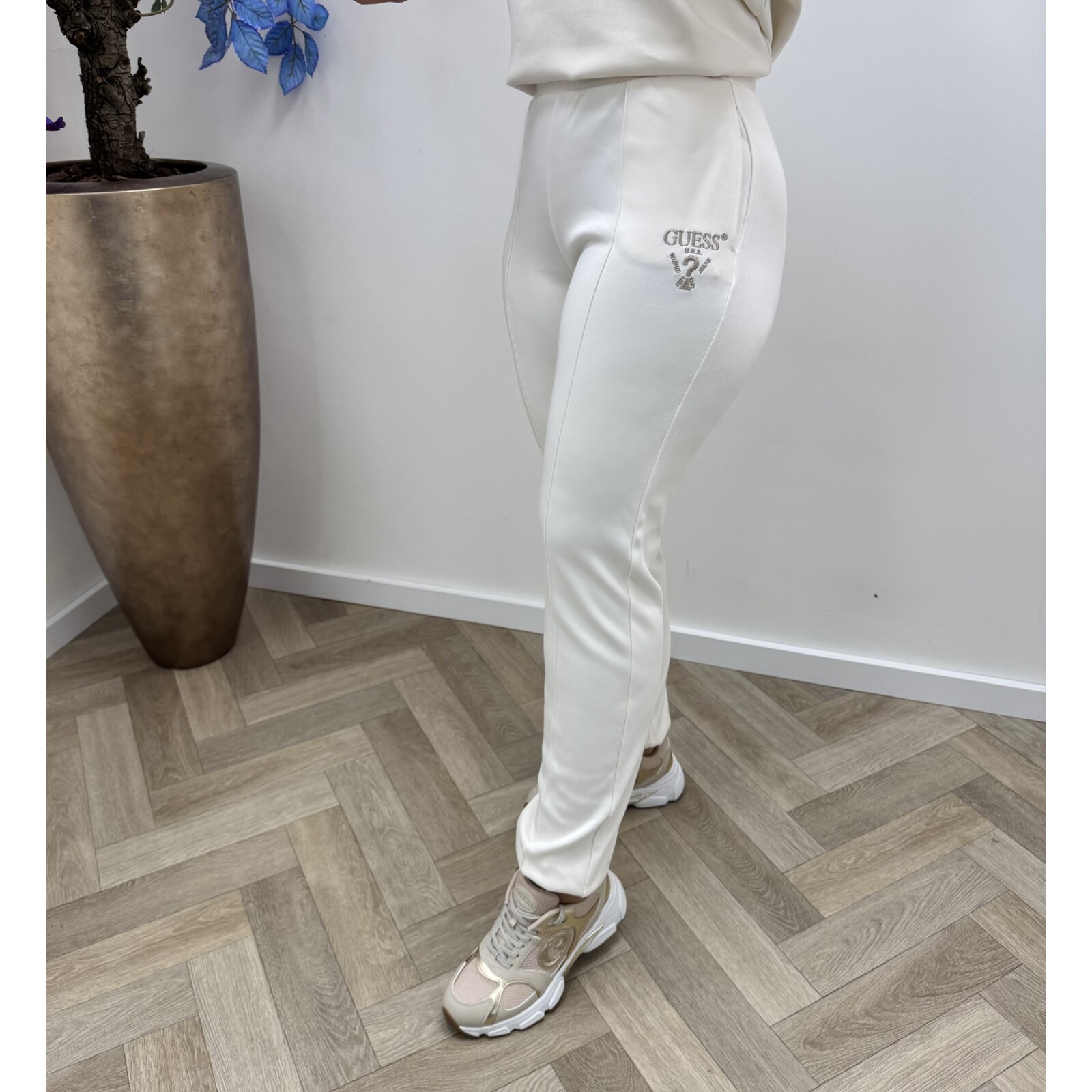 Guess Joggings pants Roberta Ocean Salt Guess 798