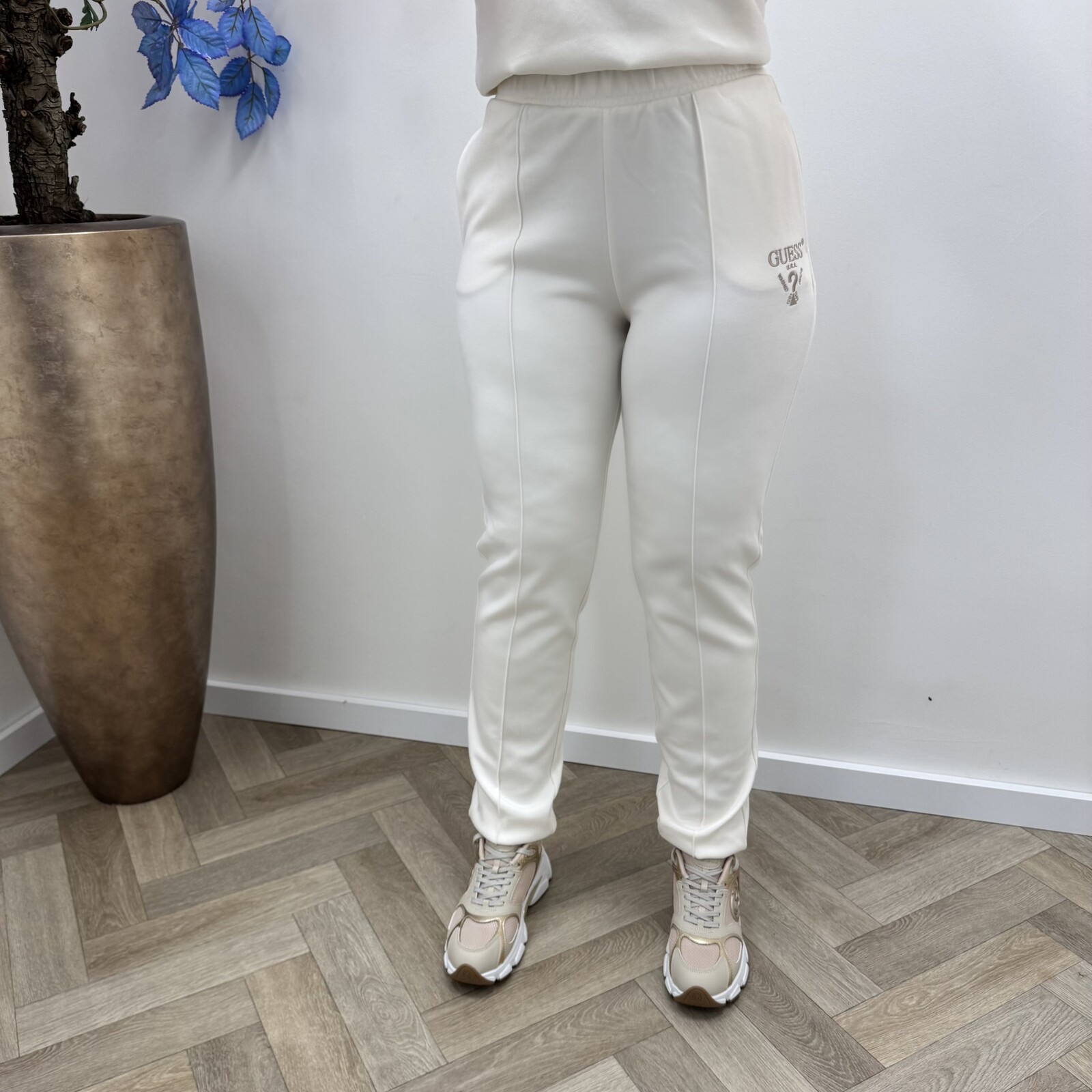 Guess Joggings pants Roberta Ocean Salt Guess 798