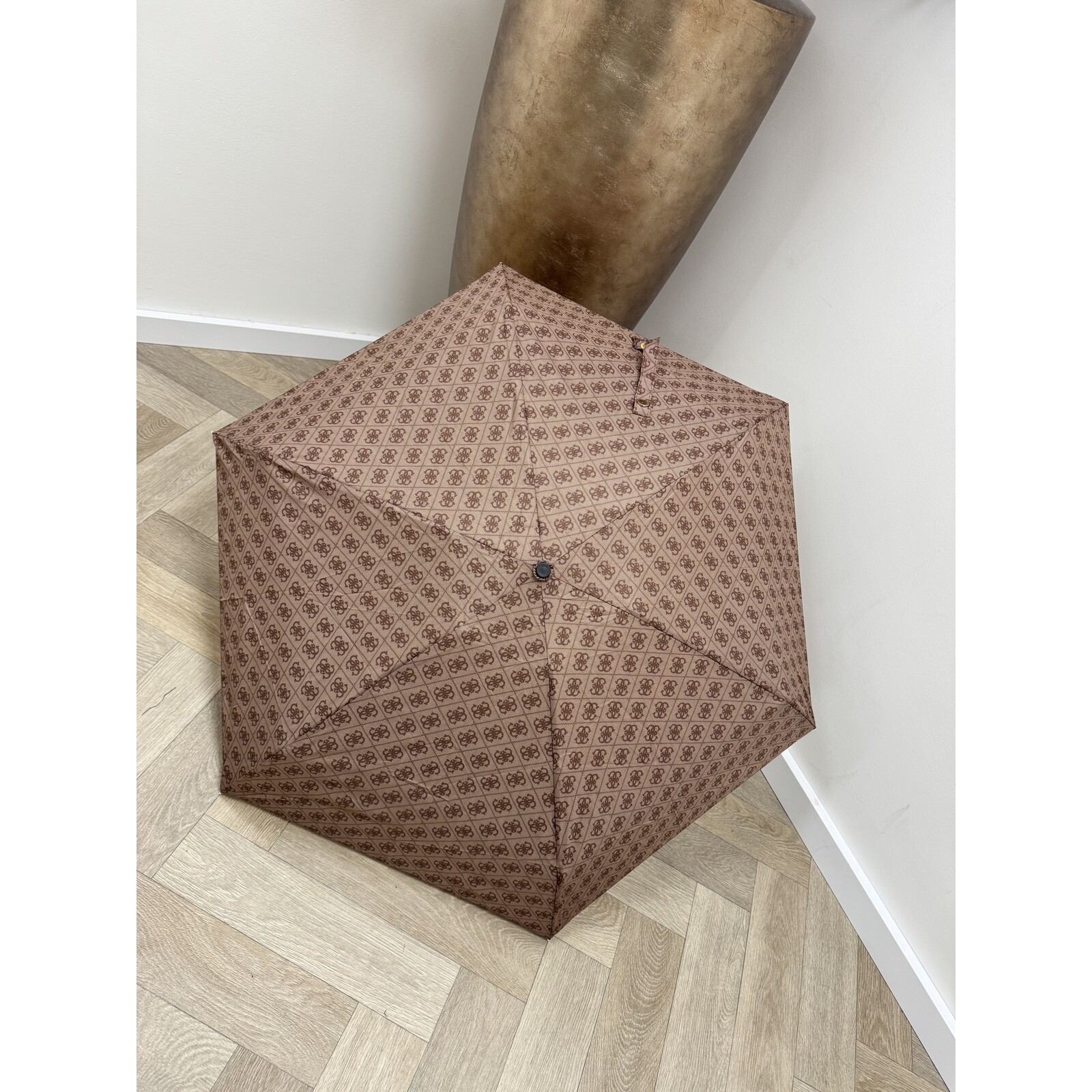 Guess Paraplu Latte Logo Brown Guess Medium