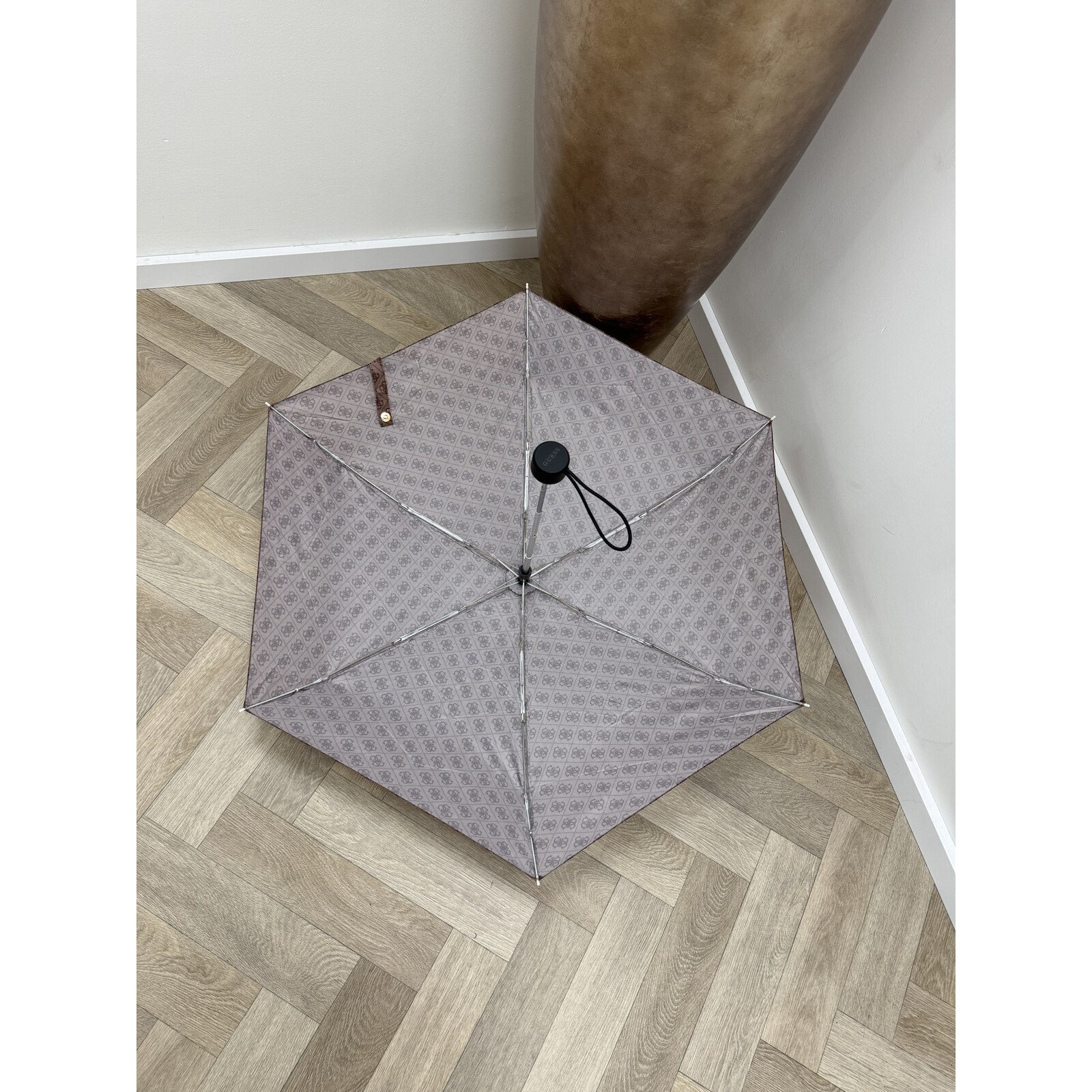 Guess Paraplu Latte Logo Brown Guess Medium